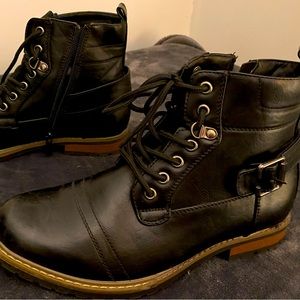 Men’s Bruno Marc black zippered boots